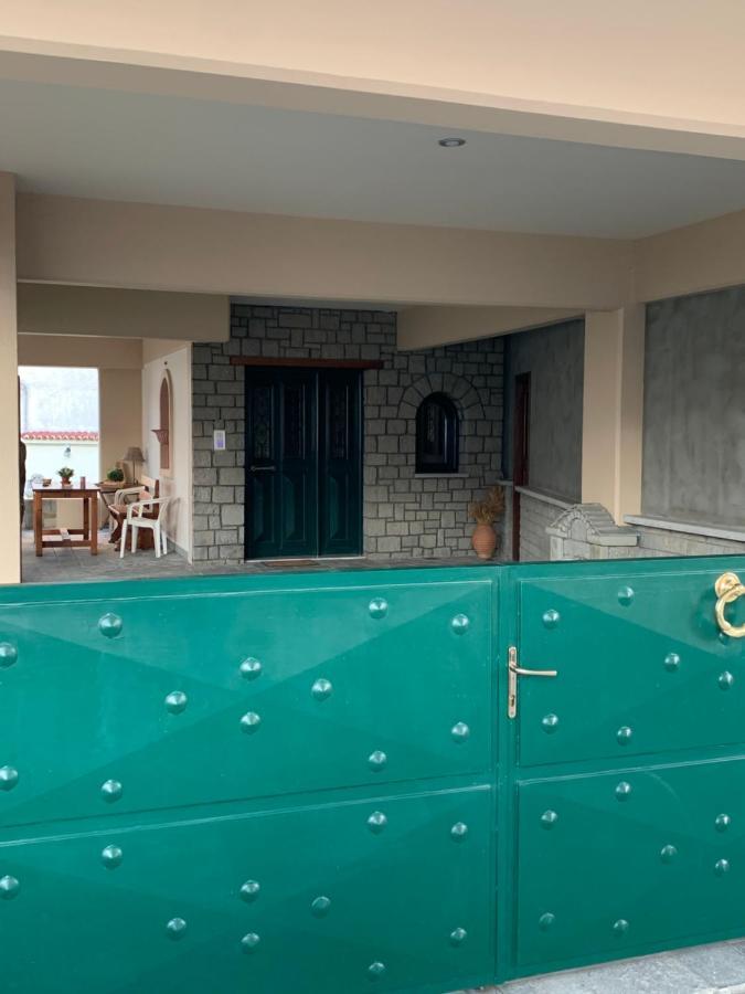 Divine Meteora Luxury Midtown Apartment Kalambaka Exterior photo