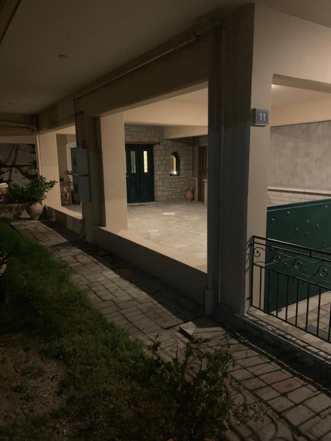 Divine Meteora Luxury Midtown Apartment Kalambaka Exterior photo